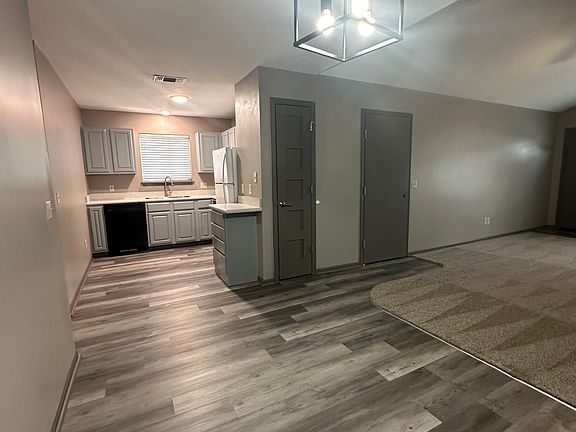 Dining/kitchen