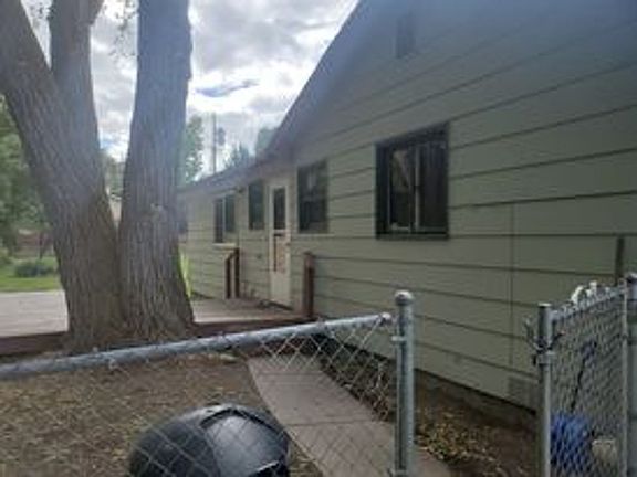 5th image of 708 10th Ave E