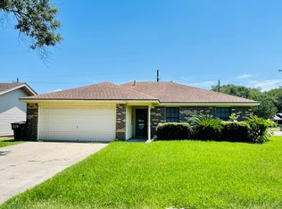 819 S 5th St, Nederland, TX 77627