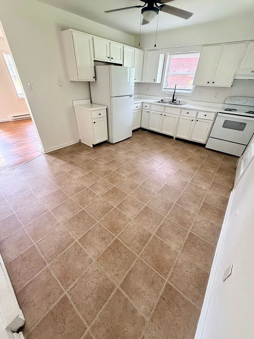 3-Bed/1.5-Bath | Single family home in Lexington KY! — Photo 1