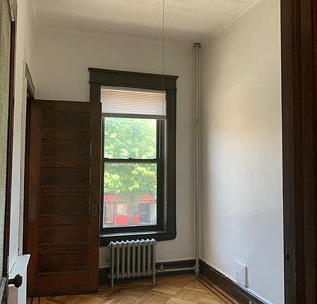 4th image of 212 Prospect Park W APT 1