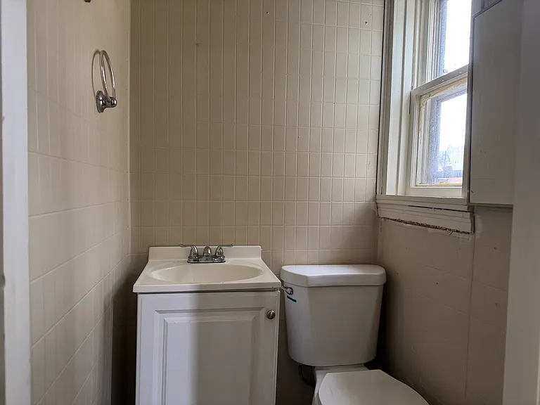 1802 Ferry Ave — Photo 10