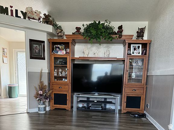 3rd image of 810 N 2300 W