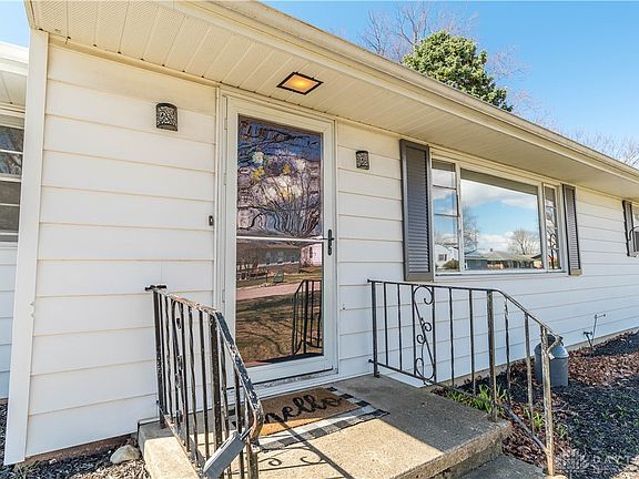 3rd image of 237 Hillcrest Ct