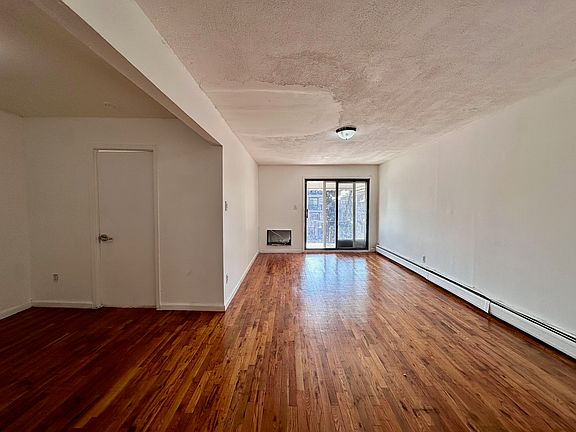 4th image of 11039 Saultell Ave #3