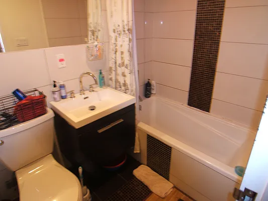 Rented by Joel Weisz, LREB | media 23