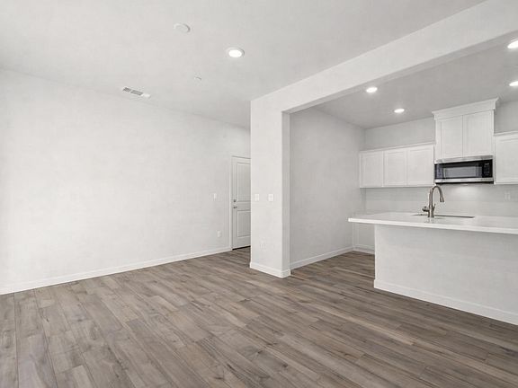 3rd image of 122 Flounder Street