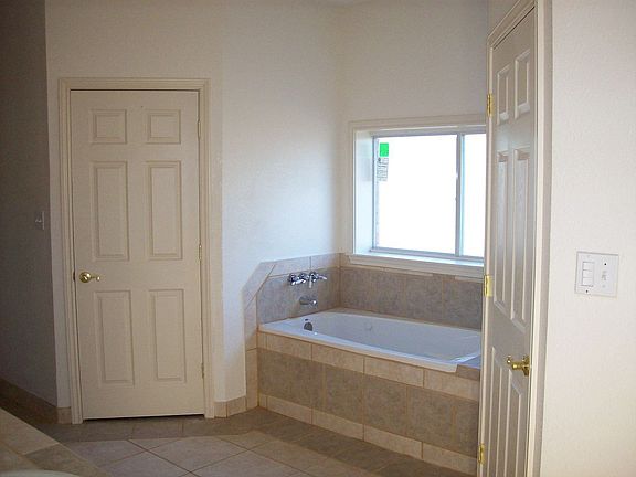 5th image of 3101 Carrie Ln
