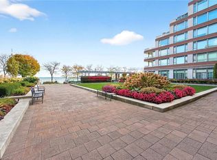 65 Port St E #503, Mississauga, ON L5G4V3