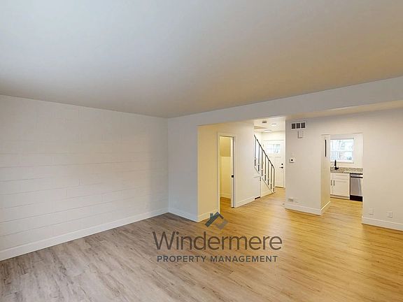 4th image of 201 S Palouse St #205