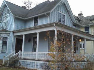 737 N Spring St, Elgin, IL 60120