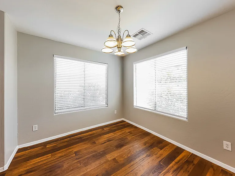 2040 S 86th Ln — Photo 5