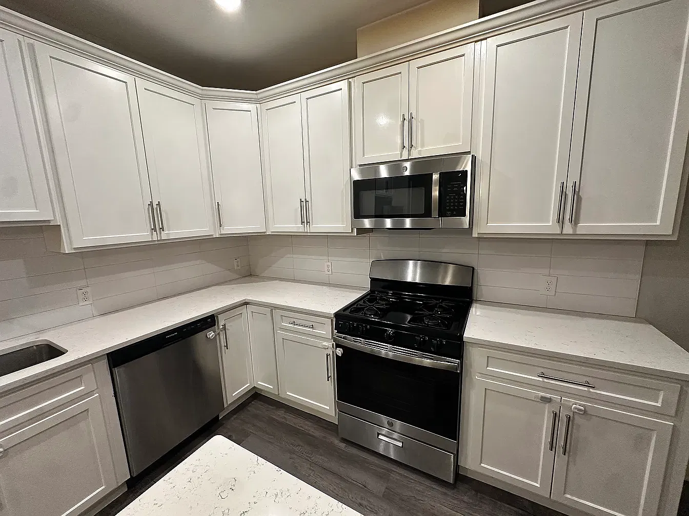 E Clay Ave — Photo 2