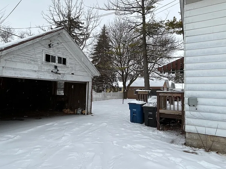 415 Amherst Ave — Photo 22