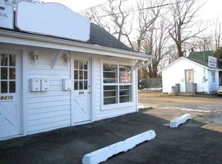 206 Montauk Hwy, Moriches, NY 11955