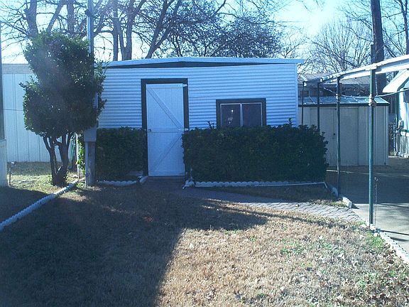 2nd image of 3518 Lakeside Dr
