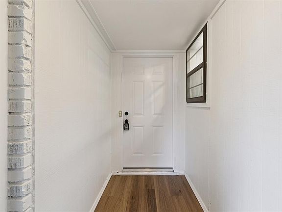 5th image of 909 Highlander Dr