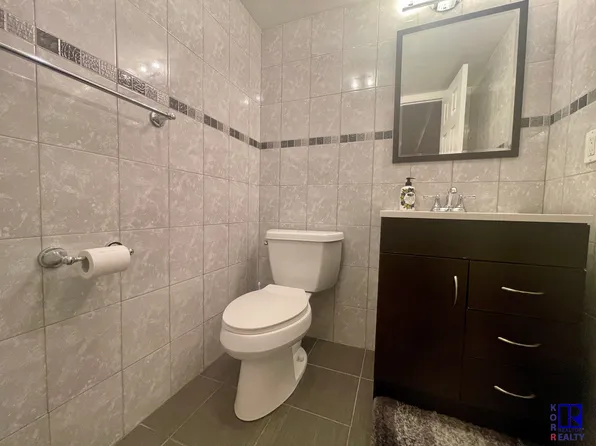 3105 Emmons Avenue image 28 of 31