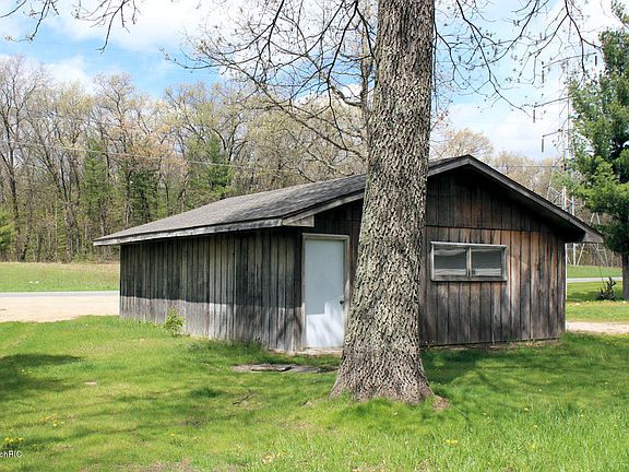 4th image of 5770 Pear Ave