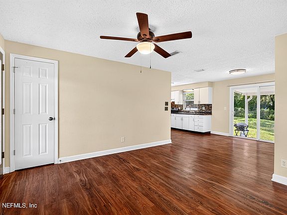 3rd image of 428 NEPTUNE Road