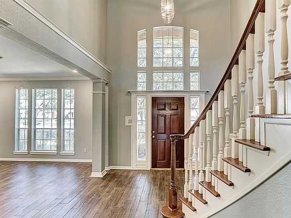 4th image of 1610 Green Leaf Oaks Dr
