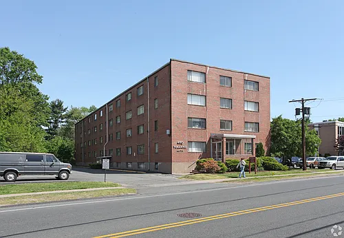 493 Tolland St Photo 1