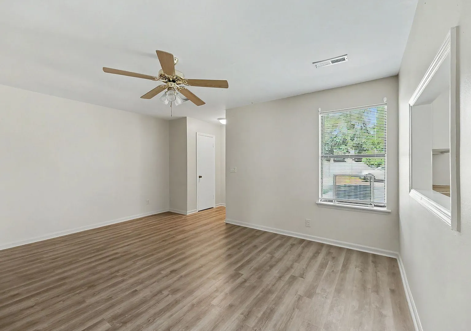 5225 Marseilles Dr. — Photo 4