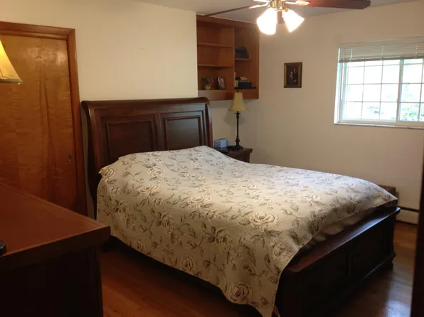 106 Beechwood Dr, Yorktown, VA 23692