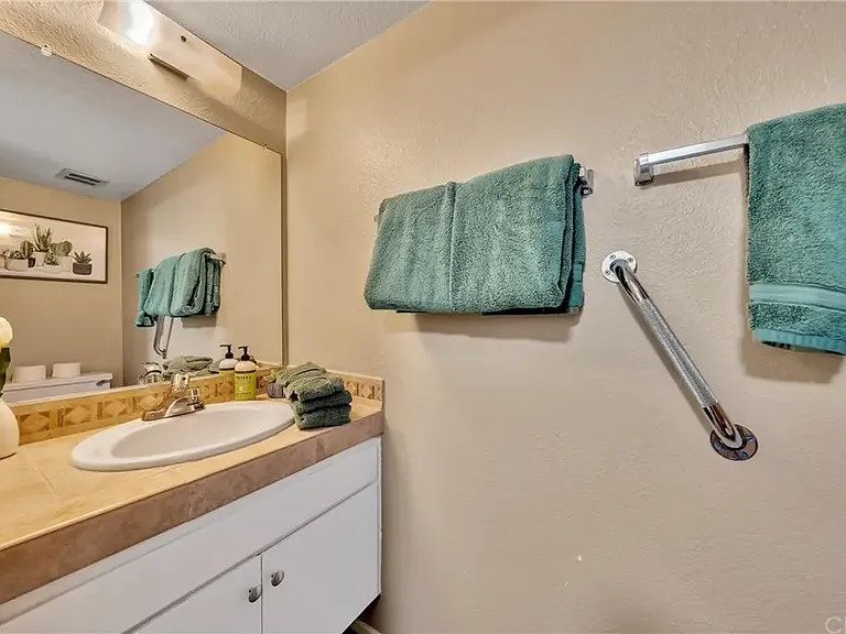 1st Floor Bathroom
