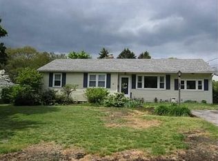 25 Dahlia Dr, North Kingstown, RI 02852