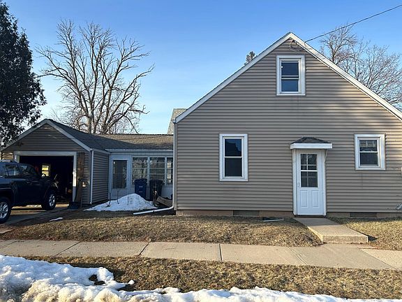 2nd image of 803 N Sawyer St