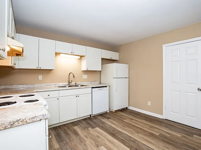 1310 Marne Ave — Photo 10