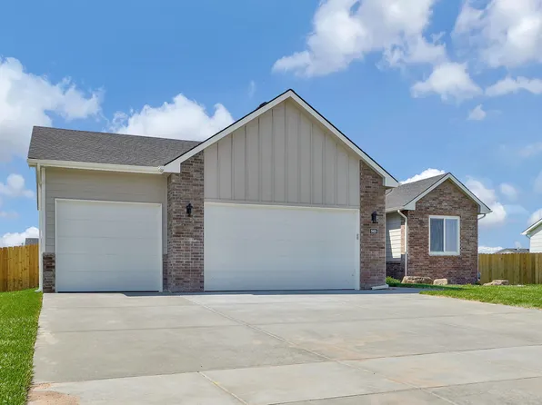 969 Long Path Cir, Goddard, KS