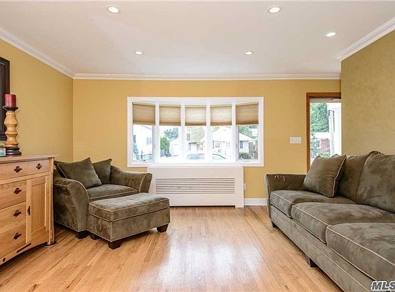 2nd image of 213 Roslyn Ave