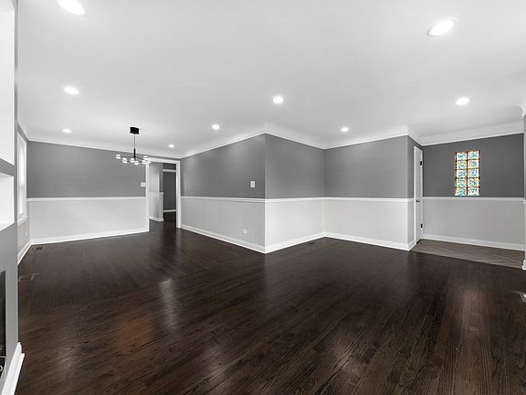 5th image of 4640 S Komensky Ave