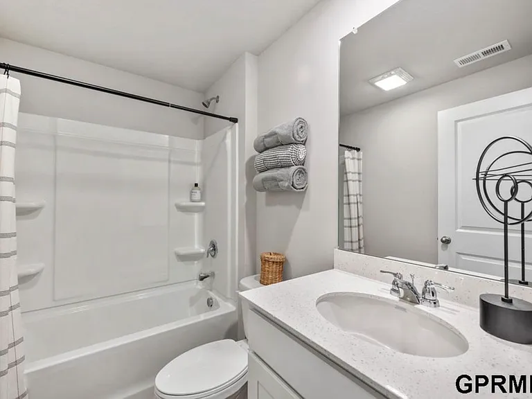 7102 S 204th Ave — Photo 28