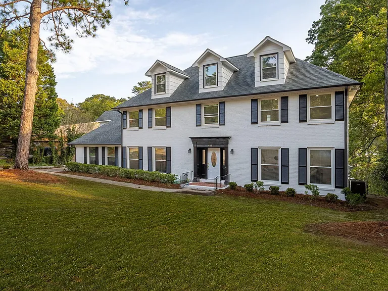 405 Park Lake Cir — Photo 1