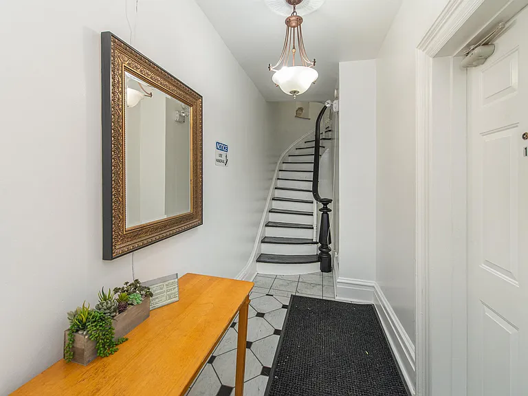 146 Sussex St #3 — Photo 2
