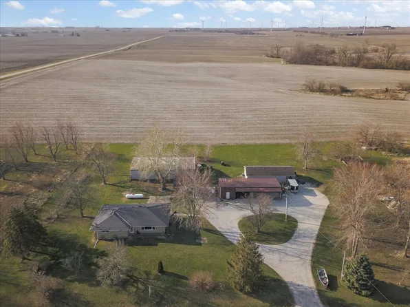 12905 E 2200 North Rd, Hudson, IL 61748