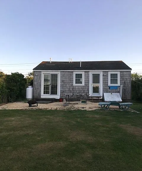 134 Sand Hill Cove Rd — Photo 1