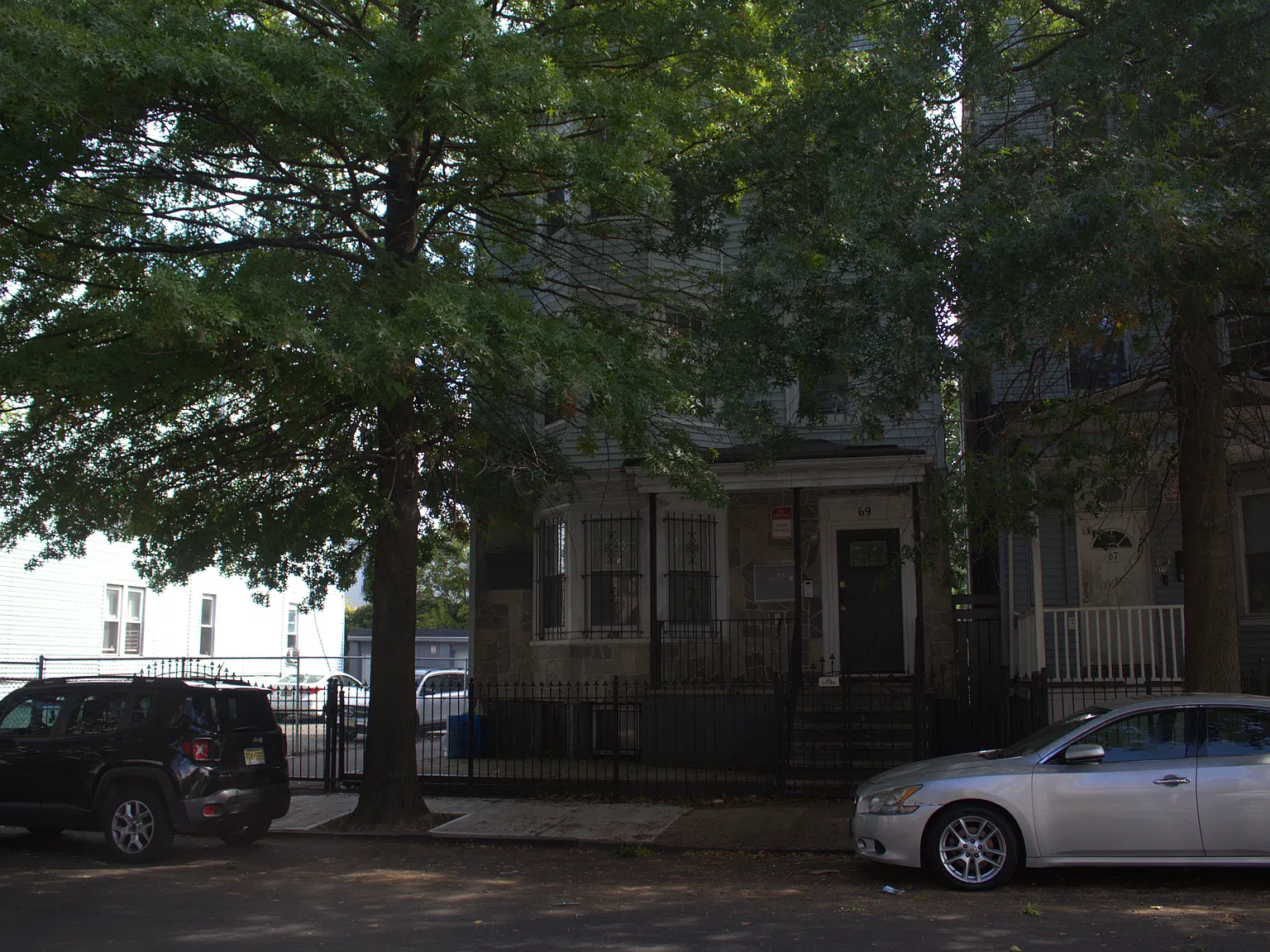 3 bed, $2,400 — Photo 3