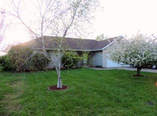 5727 S Pinehurst Ave, Springfield, MO 65810