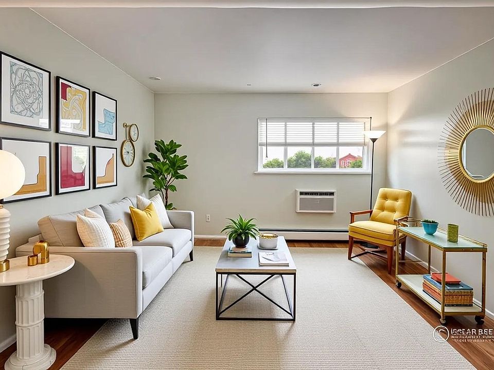1st image of 830 20th St #308