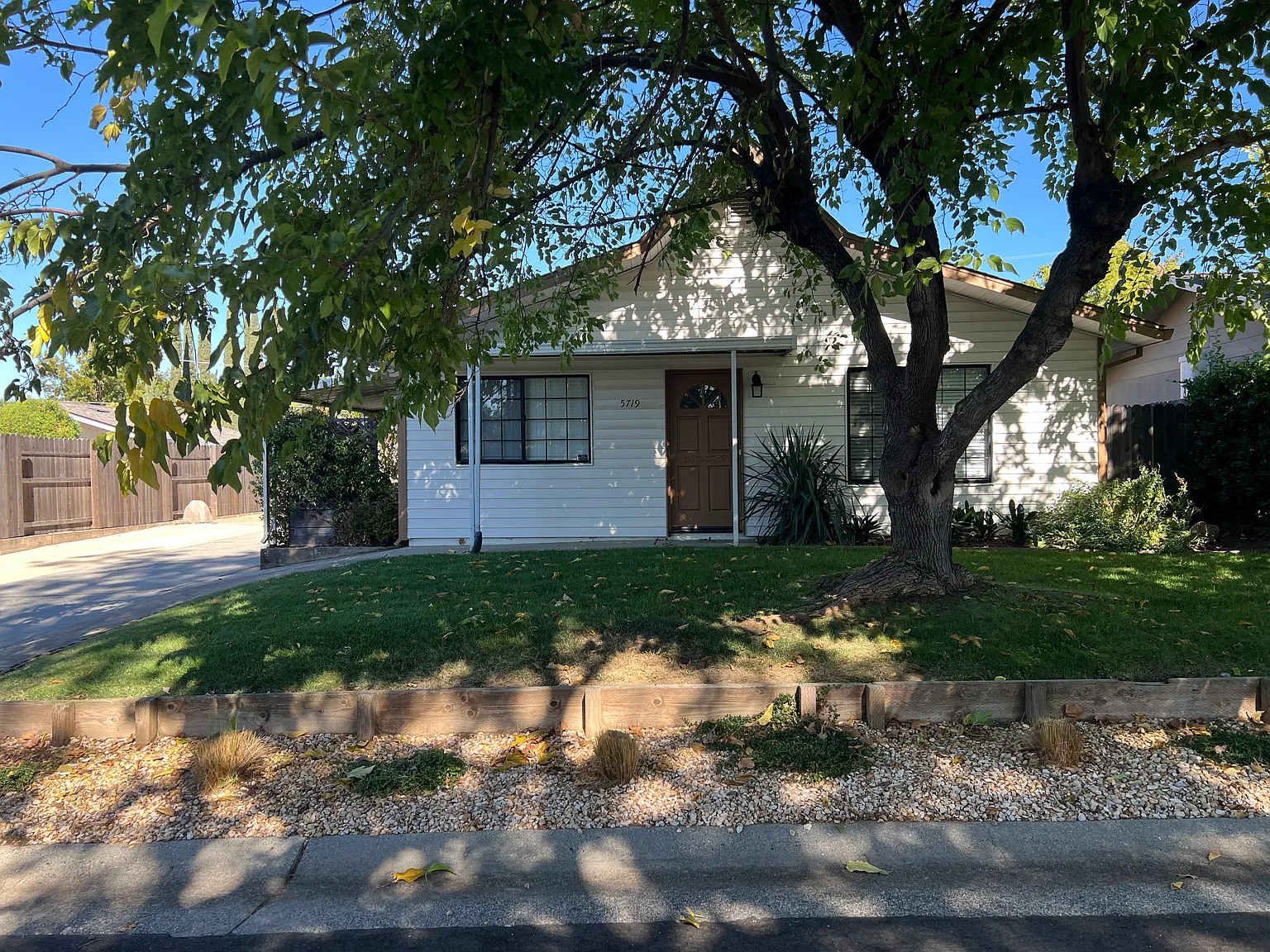 5719 Francis Dr — Photo 2