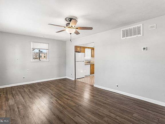 3rd image of 332 Bailey Ave