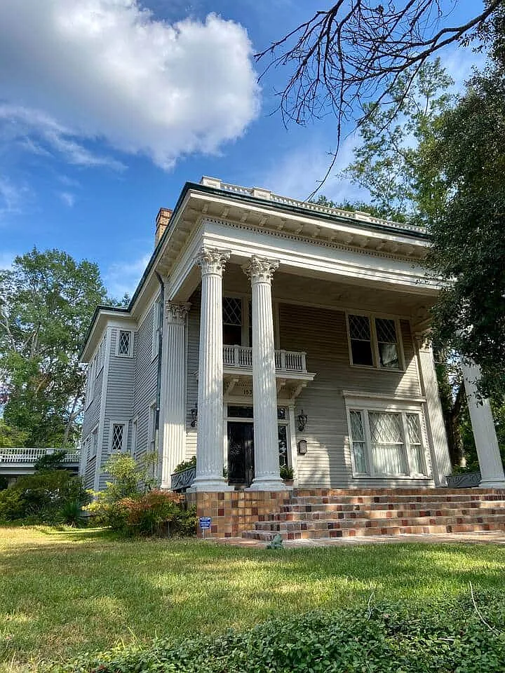 Building Photo - 1530 N State St #2
