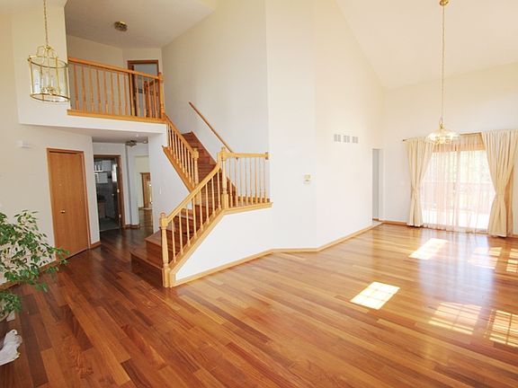 4th image of 1595 Della Dr
