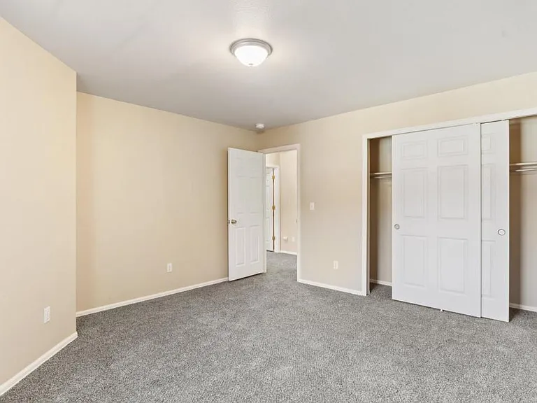 913 Samuel Point — Photo 21