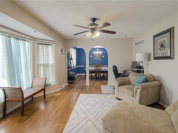 5th image of 3008 S Cochise Dr