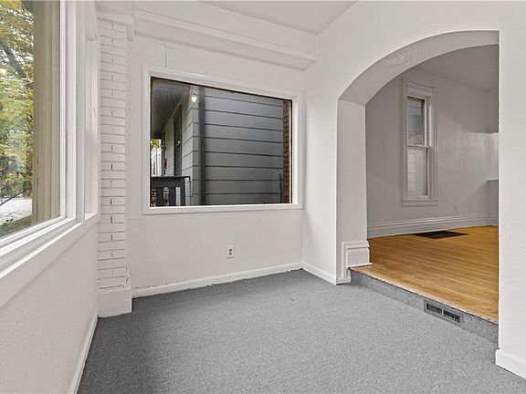3rd image of 2925 Holmes St